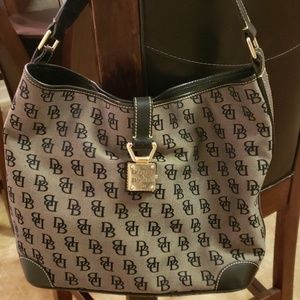 Dooney & Bourke purse